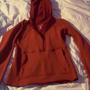 Mountain hardware pullover